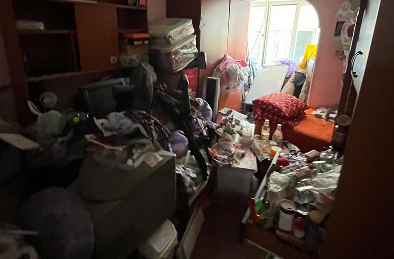 Bursa'da evden tam 5 ton çöp çıktı