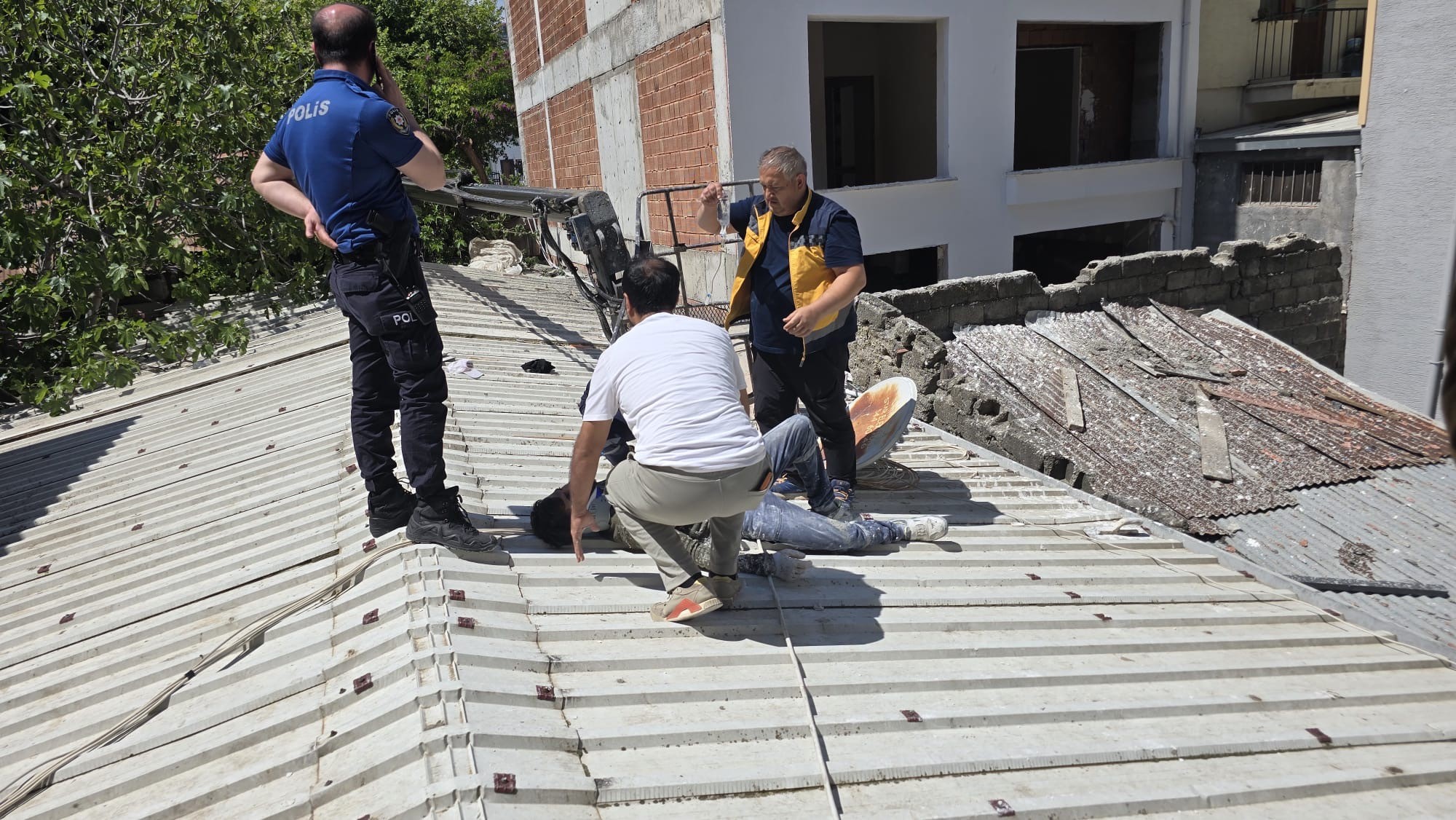 Bursa’da Facianın Eşiğinden Dönüldü: Sepetli Vinç 6. Kattan Devrildi!
