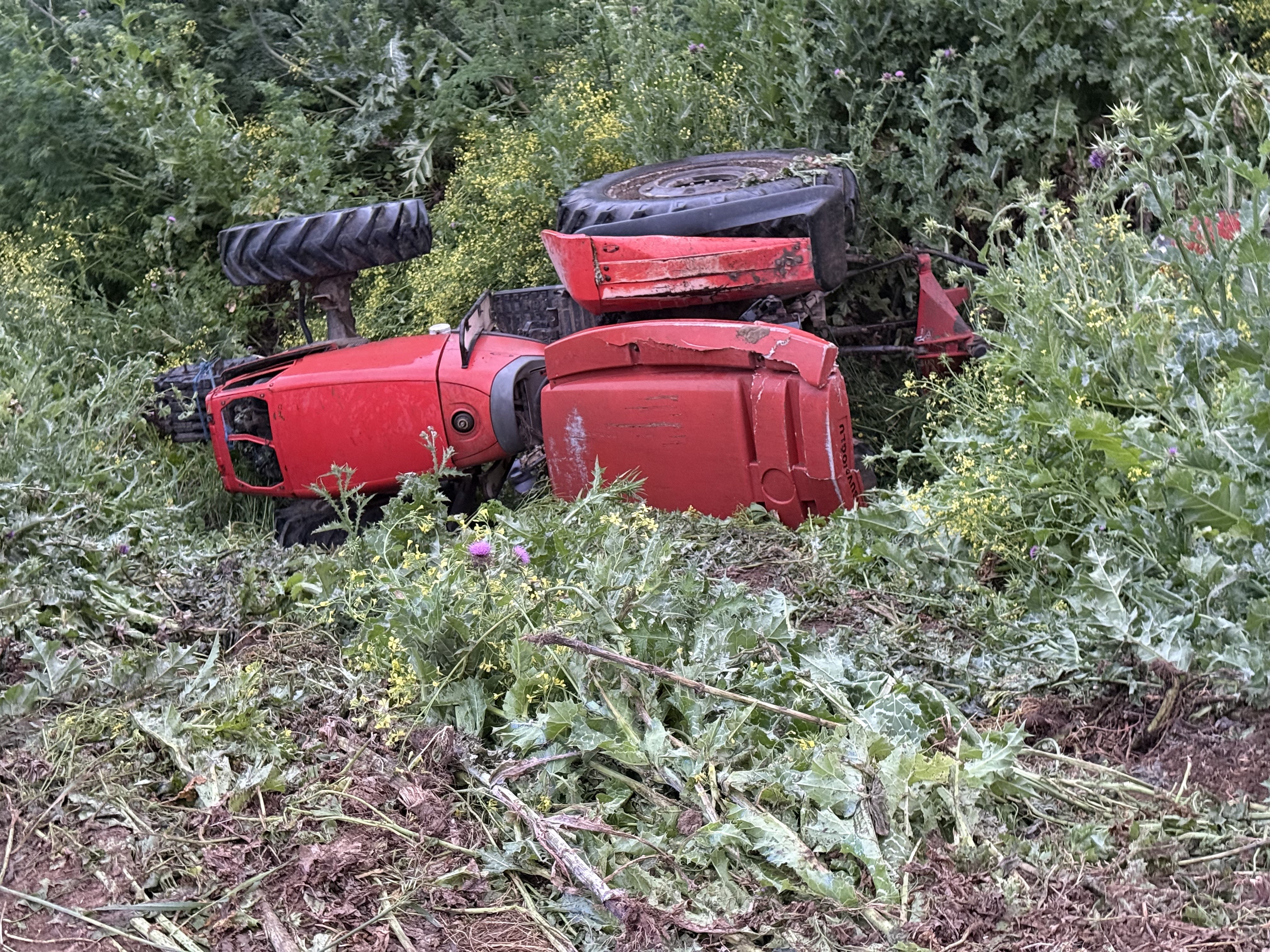 Bursa'da Feci Kaza: Traktörün Altında Kalan Sürücü Hayatını Kaybetti!