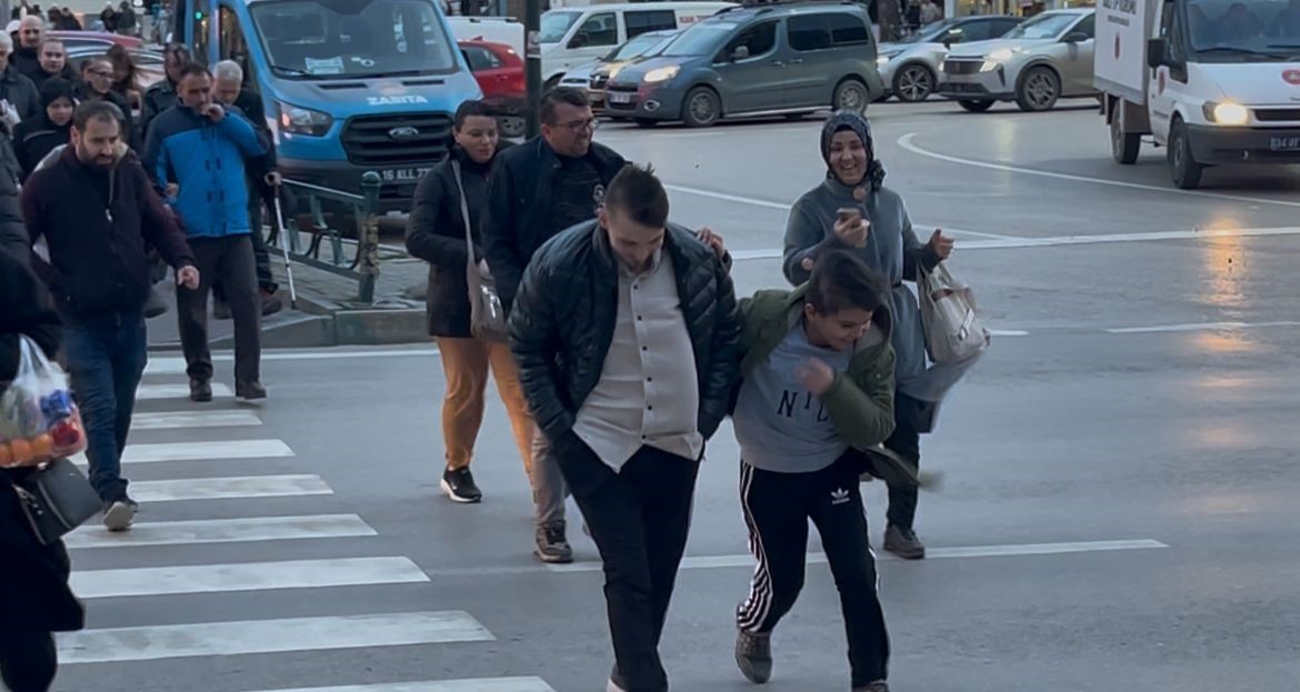 Bursa'da fırtına uyarısı.. Vatandaşlara "tedbirli olun" çağrısı