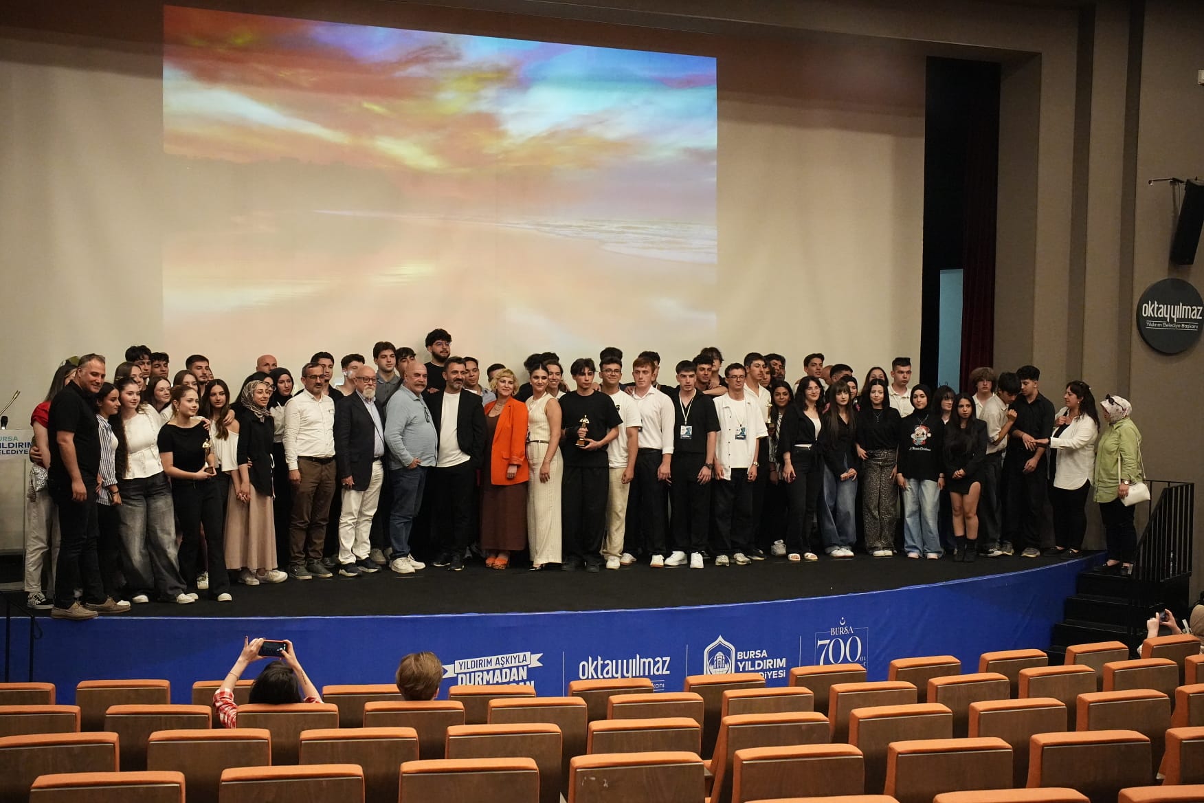 Bursa'da "Geleceğe Not" temalı kısa film yarışmasında ödüller sahiplerini buldu