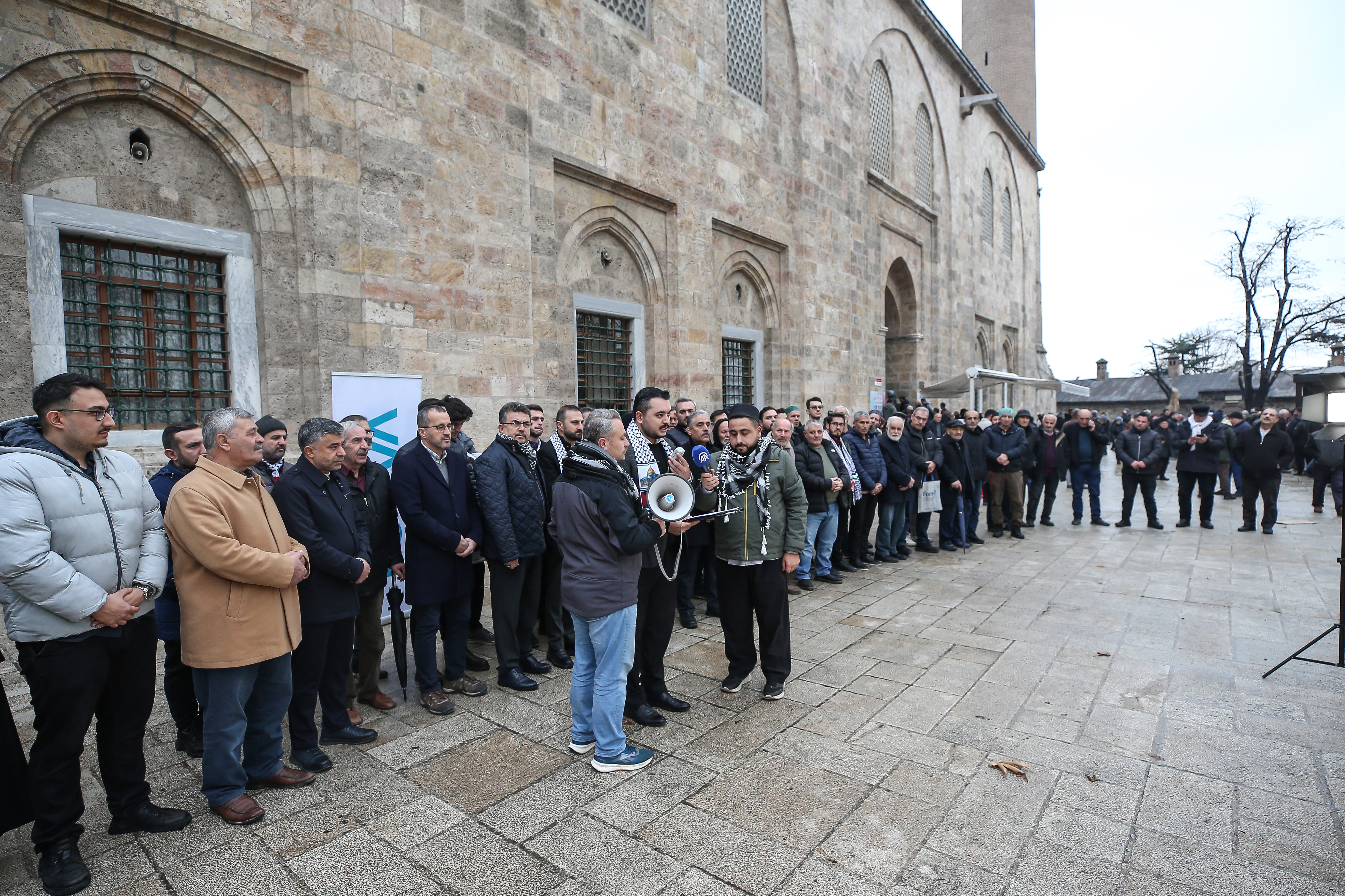 Bursa'da gönüllü kuruluşlardan Galata Köprüsü'nde düzenlenecek Filistin eylemi için çağrı