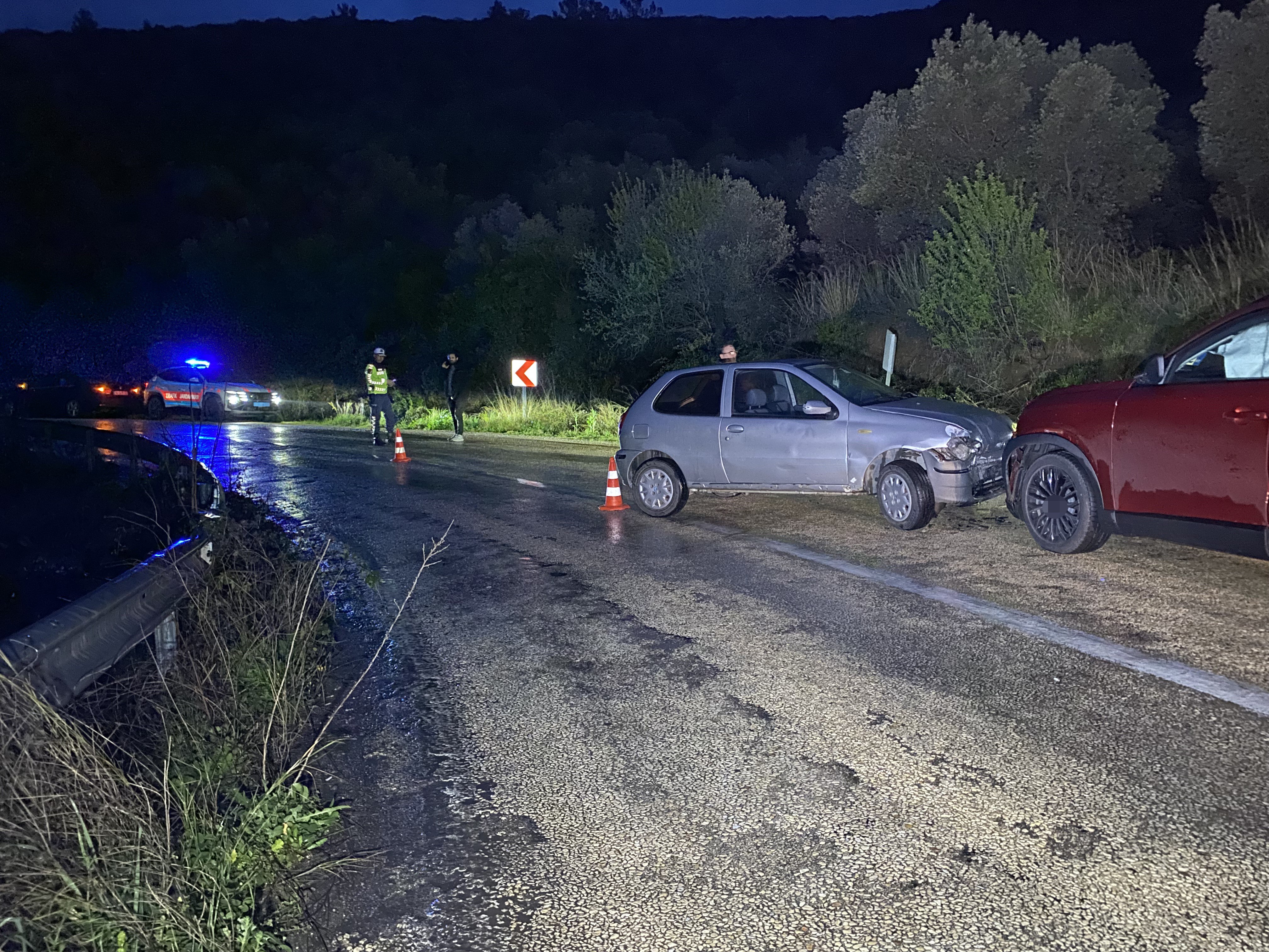 Bursa'da iki otomobil çarpıştı: 11 aylık bebek faciadan döndü