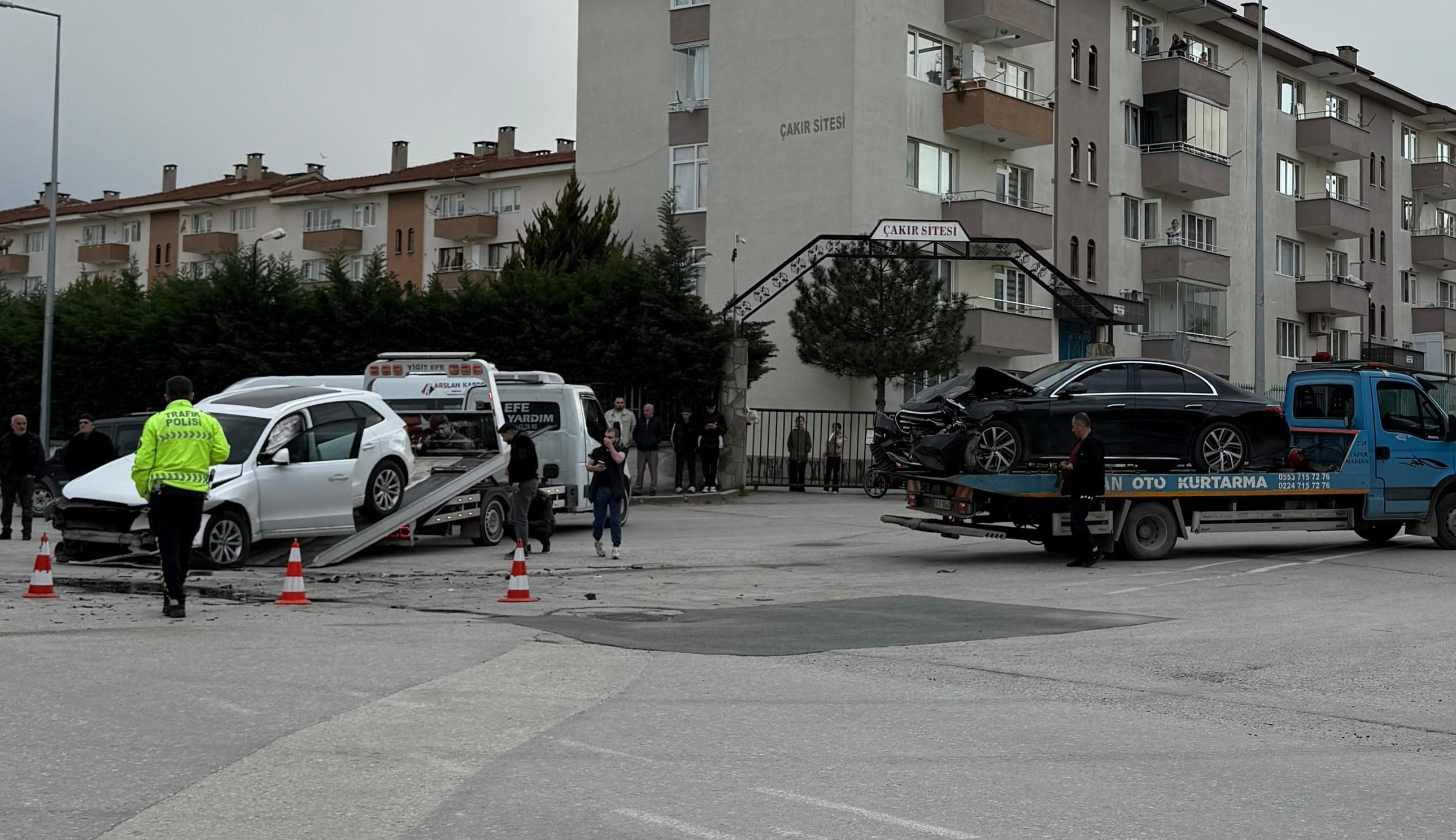 Bursa’da iki otomobil çarpıştı: 2 yaralı