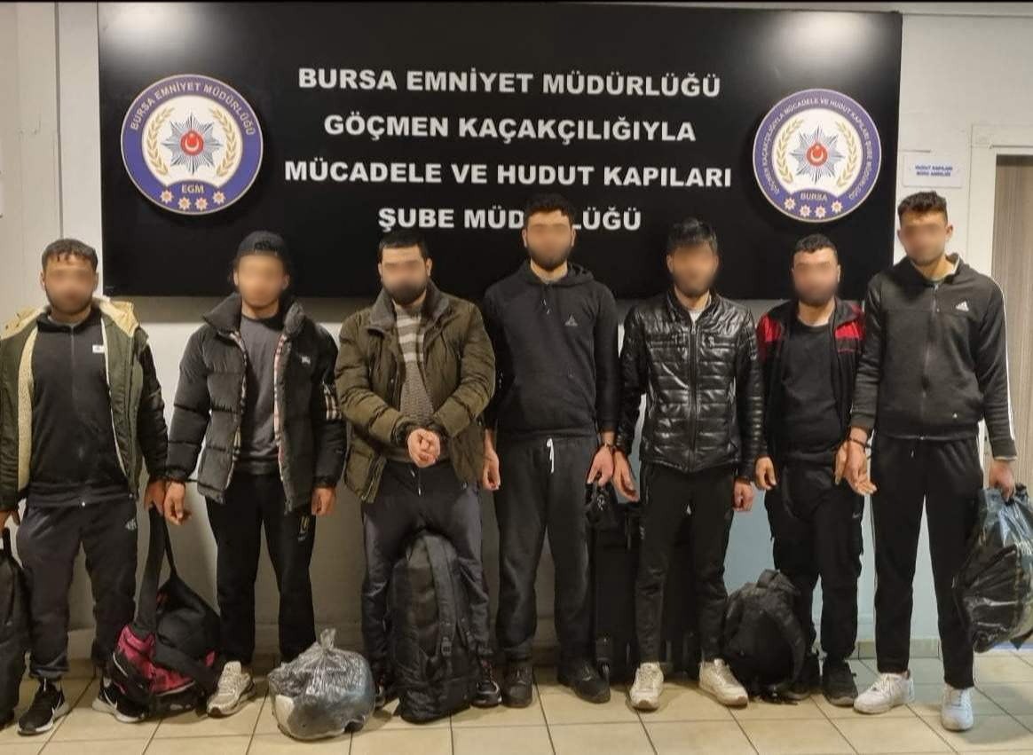 Bursa’da kiralık evde kaçak göçmen ağı polis operasyonuyla çökertildi