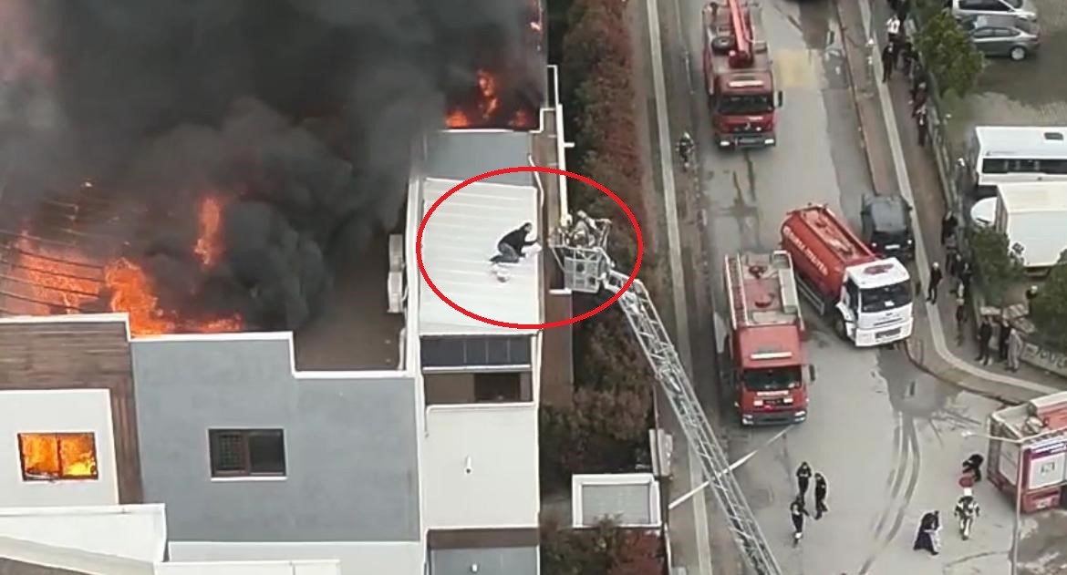 Bursa’da Korku Dolu Anlar: Alevlerin ortasında nefes kesen kurtuluş anbean görüntülendi