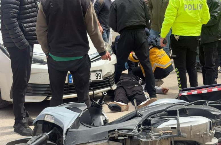 Bursa’da kuryeye otomobil çarptı