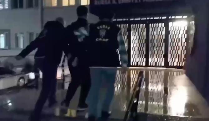 Bursa’da kuyumcuya silahlı yağma girişiminin şüphelisi yakalandı