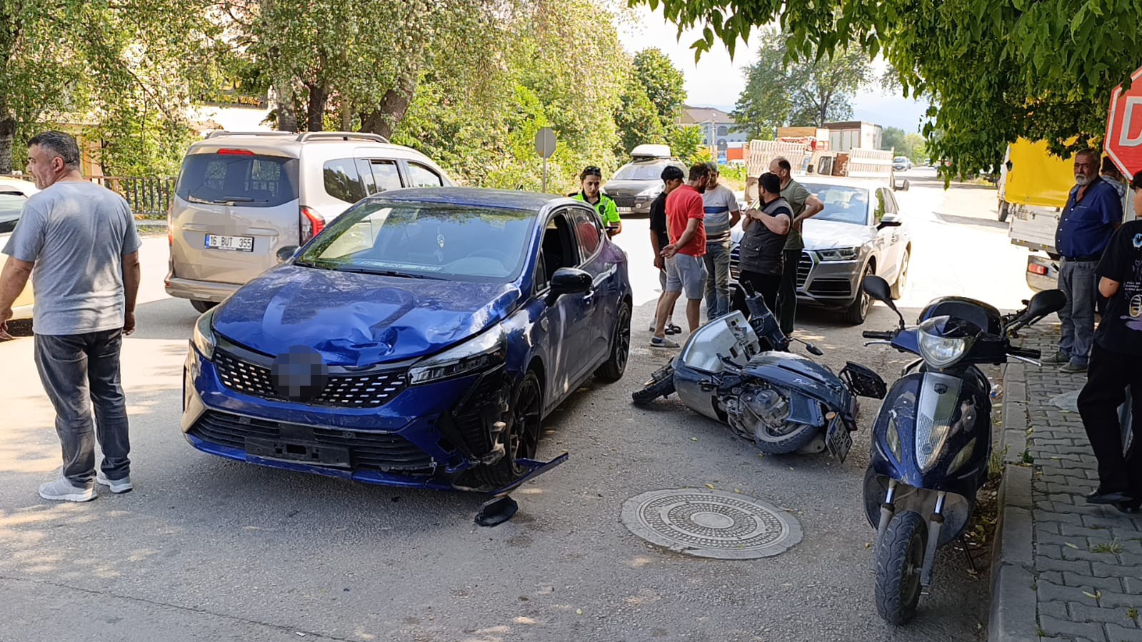 Bursa’da motosiklet otomobille çarpıştı: 1 yaralı