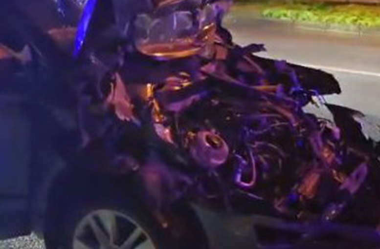 Bursa'da otomobil hurdaya döndü