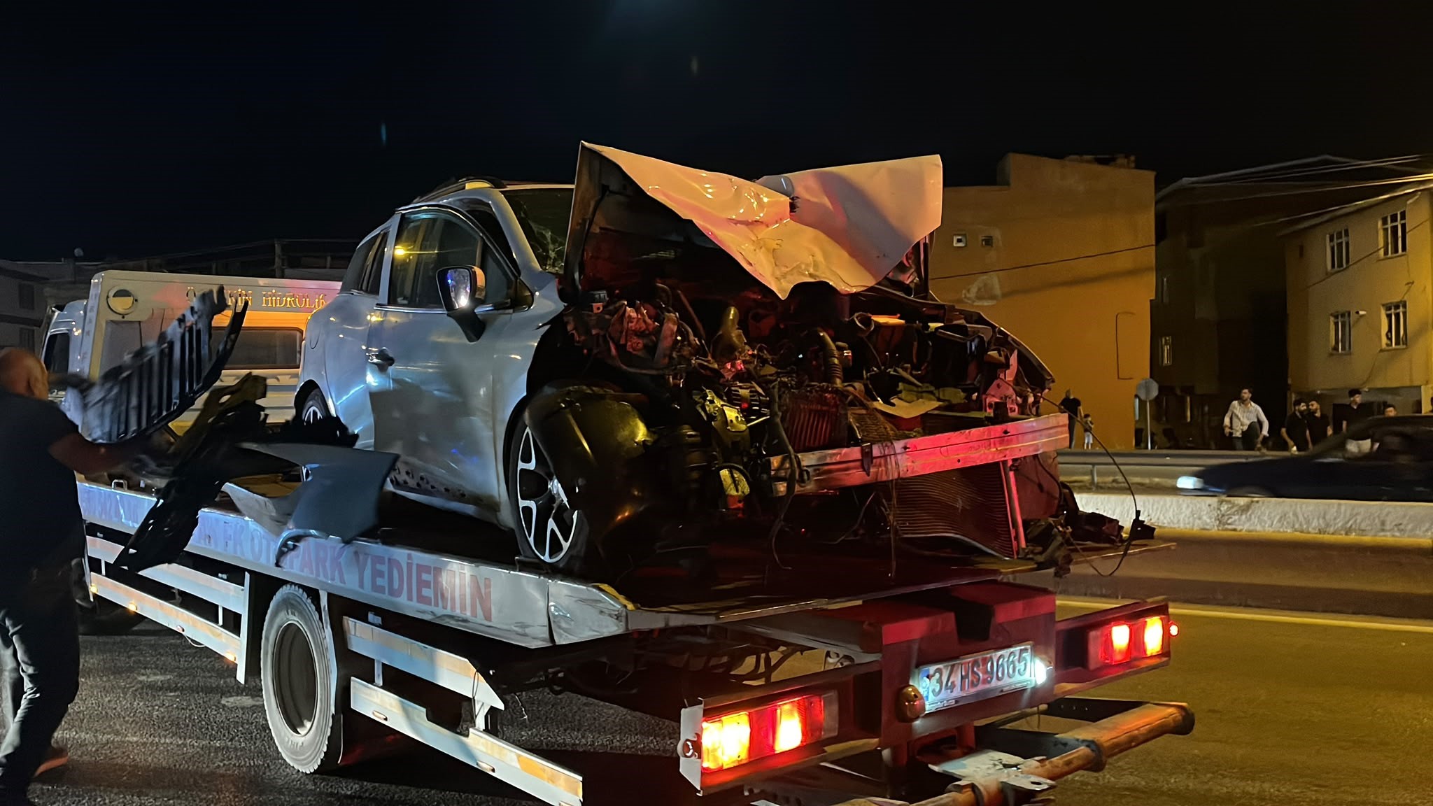 Bursa'da Otomobil Servis Otobüsüne Arkadan Çarptı: 6 Yaralı