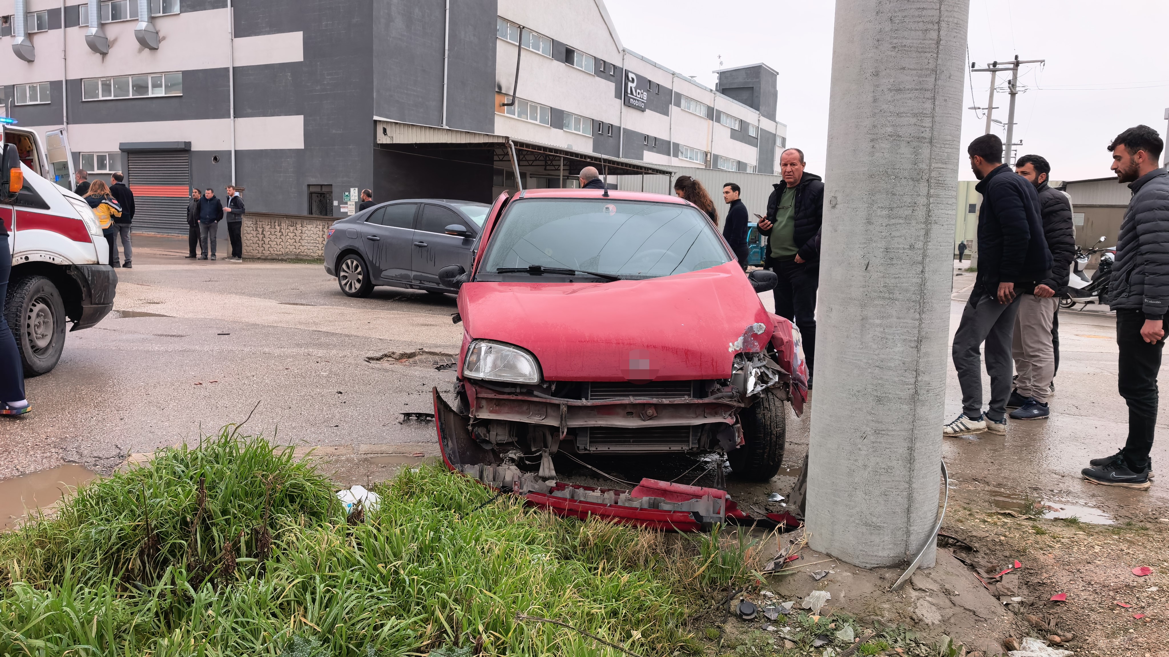 Bursa'da otomobiller çarpıştı: 1 yaralı