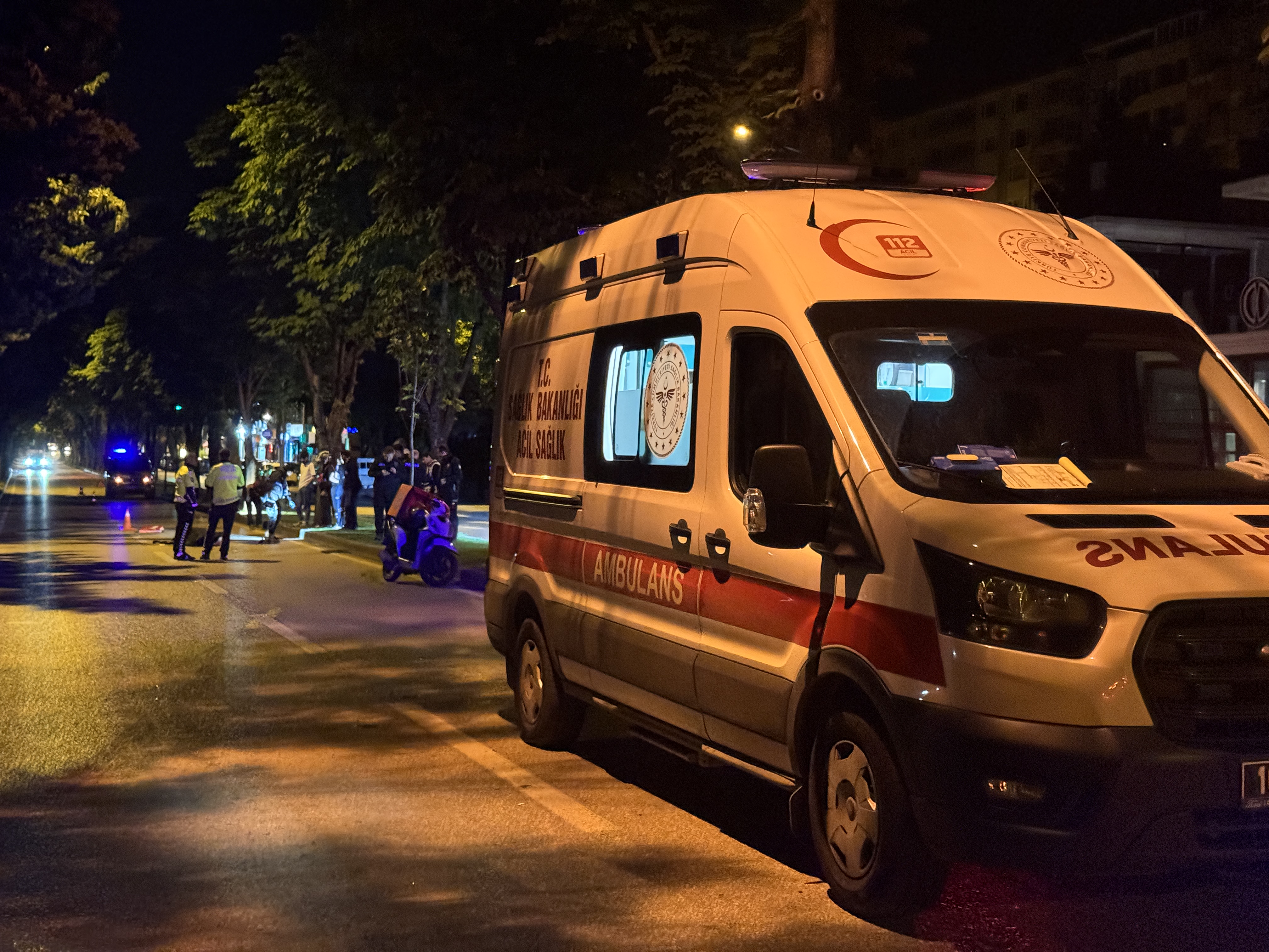 Bursa'da refüje çarpan motokurye öldü