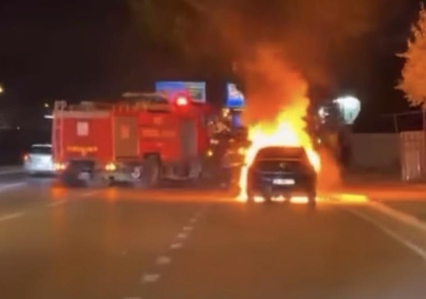 Bursa'da Seyir Halindeki Otomobil Alev Alev Yandı