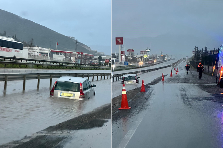 Bursa'da su birikintisine giren otomobil mahsur kaldı