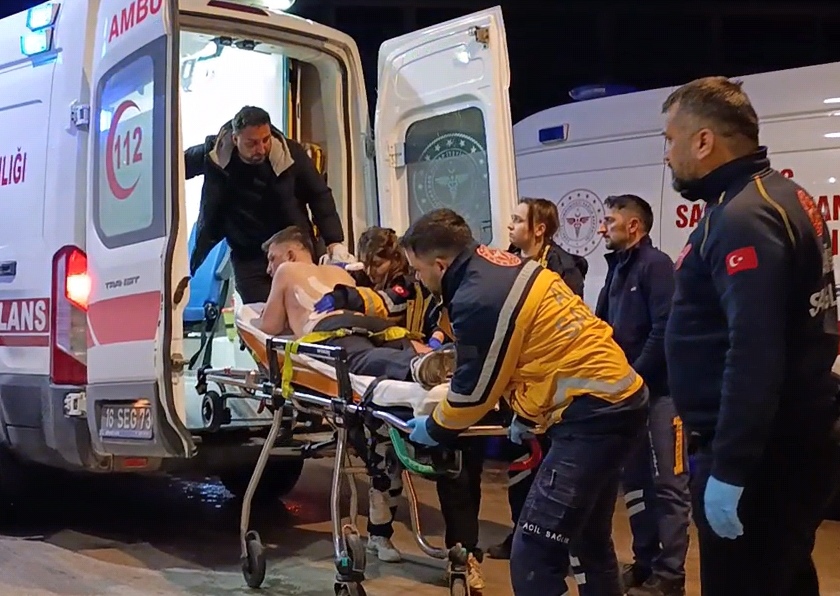 Bursa'da tartışma bir anda kavgaya dönüştü: 2 yaralı