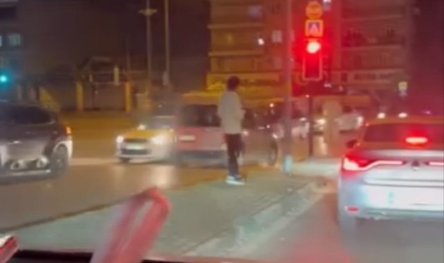 Bursa'da ters şeride giren hafif ticari araç trafiği tehlikeye attı