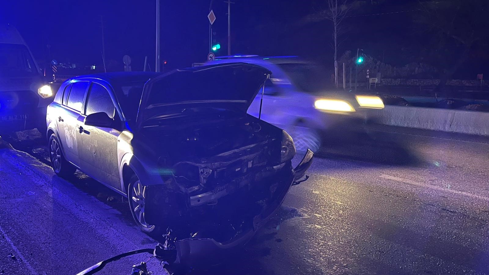 Bursa'da trafik kazasında can pazarı: 4 yaralı