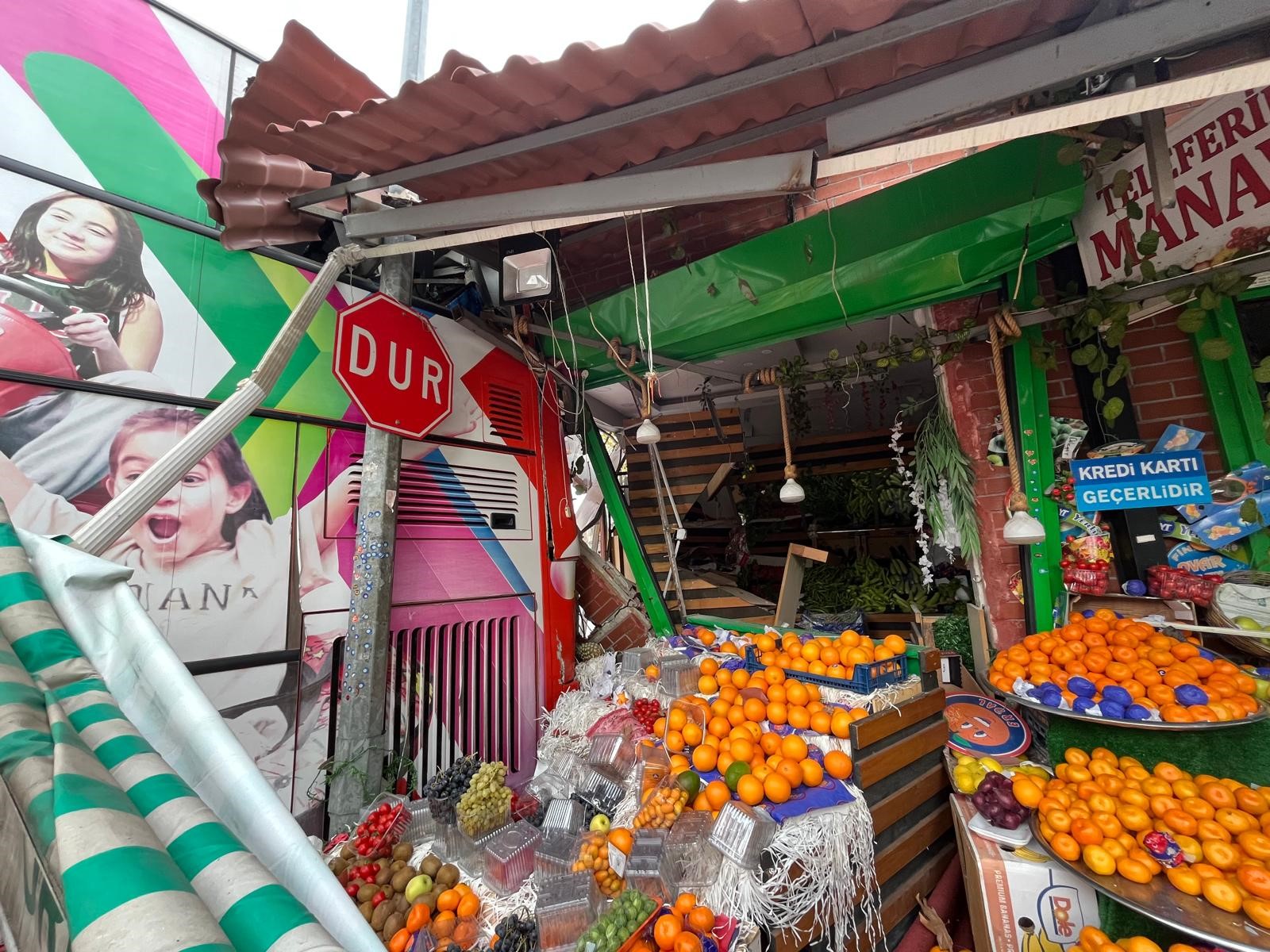 Bursa'da Tur Hazırlığı Kabusa Döndü: Freni Boşalan Otobüs Manava Girdi!