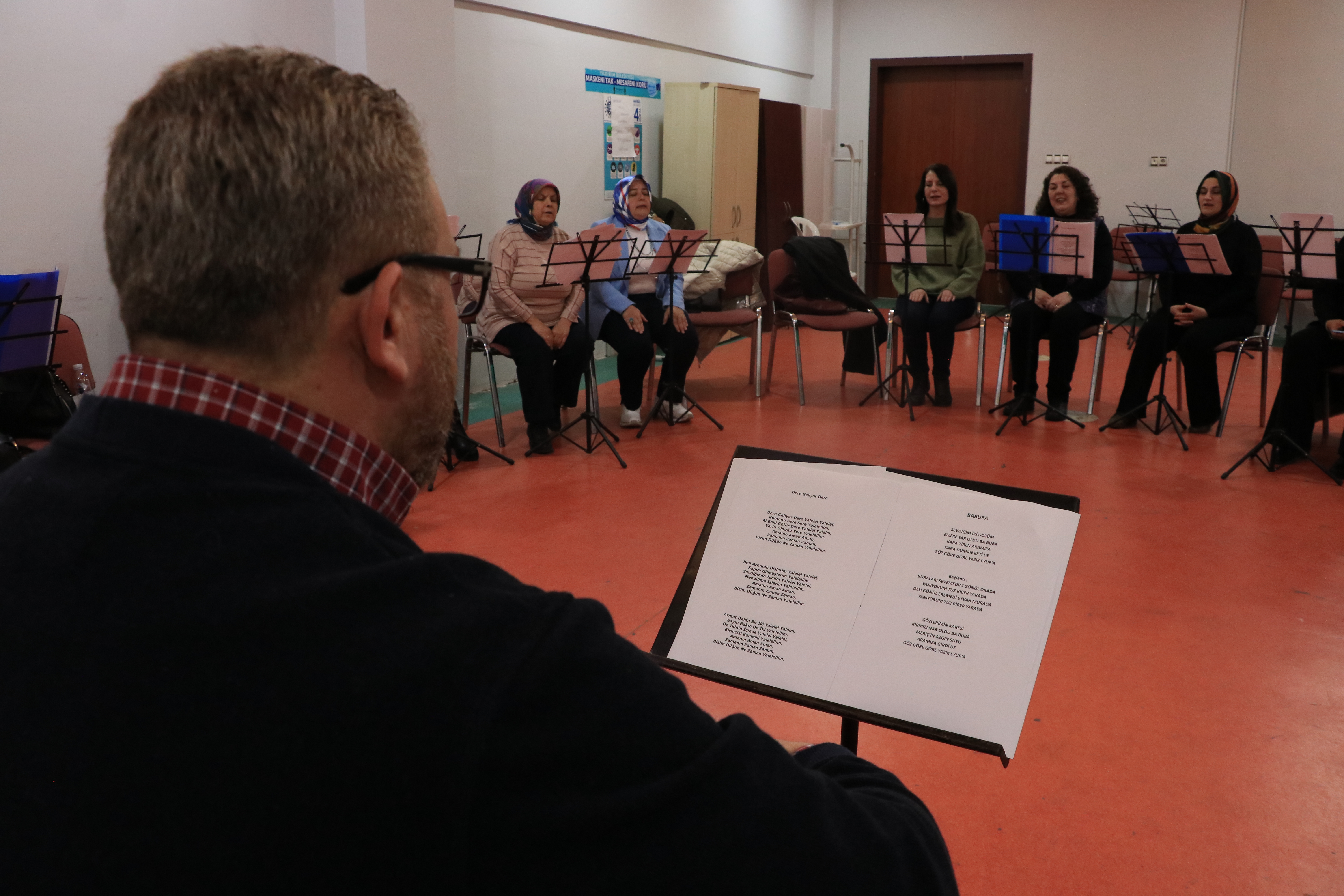 Bursa'da üreten kadınlardan oluşan koro ilk konserine hazırlanıyor