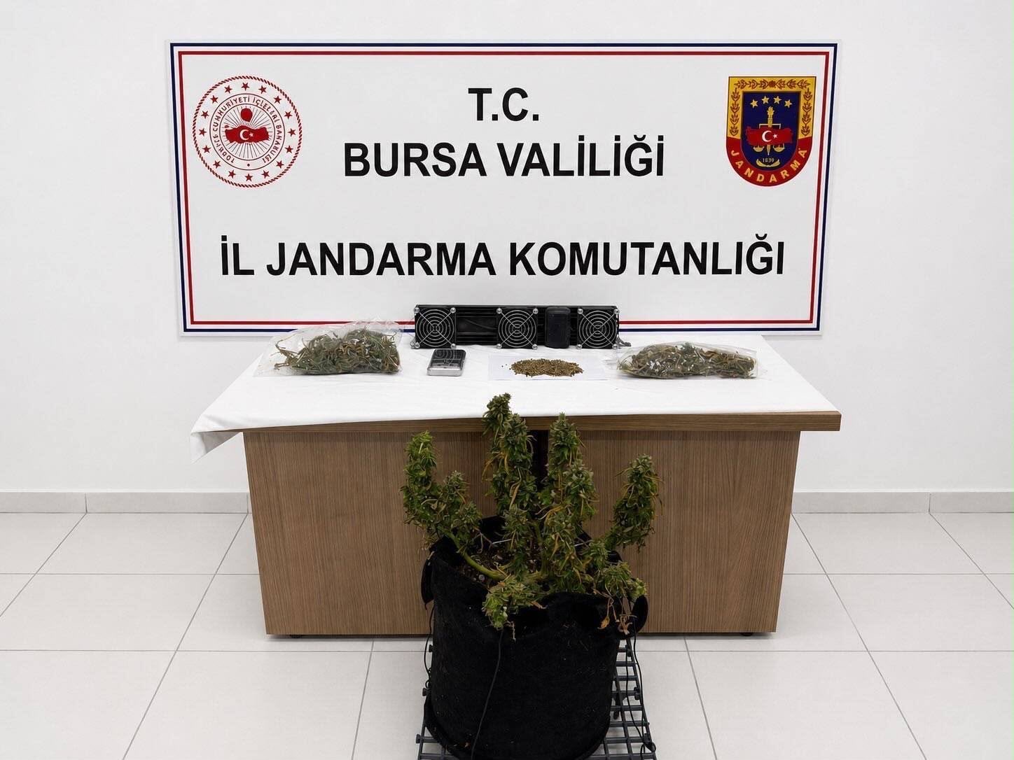 Bursa'da uyuşturucu operasyonunda 3 şüpheli yakalandı