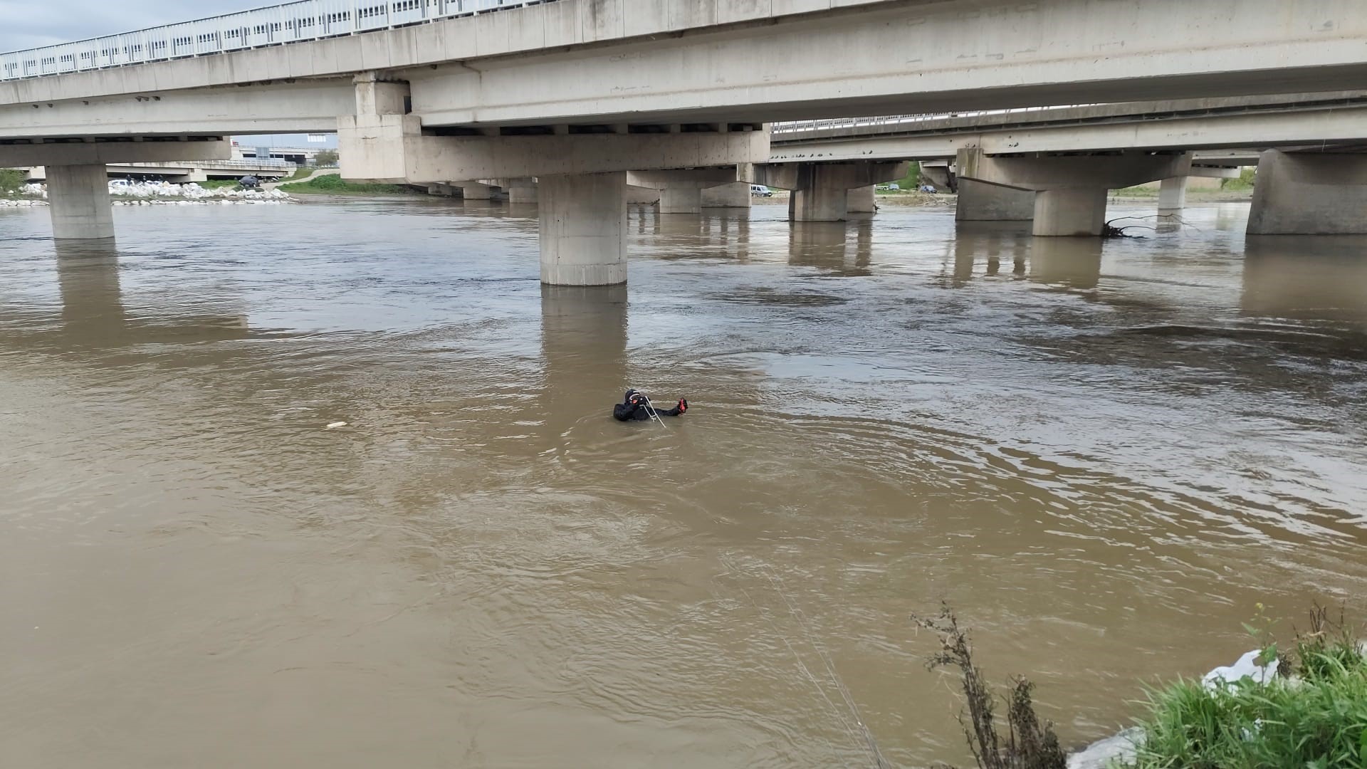 Bursa'da Yağmur Faciası: Araç Sürüklenerek Kayboldu!