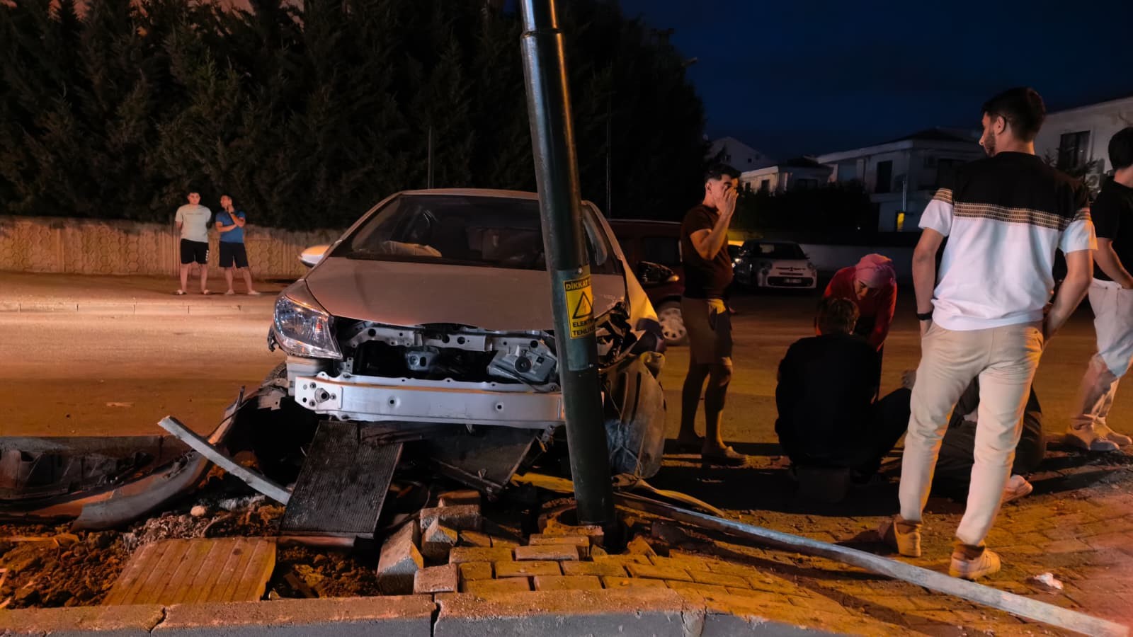 Bursa'da Yaralı Sürücünün Yardımına Doktor Babası Koştu!