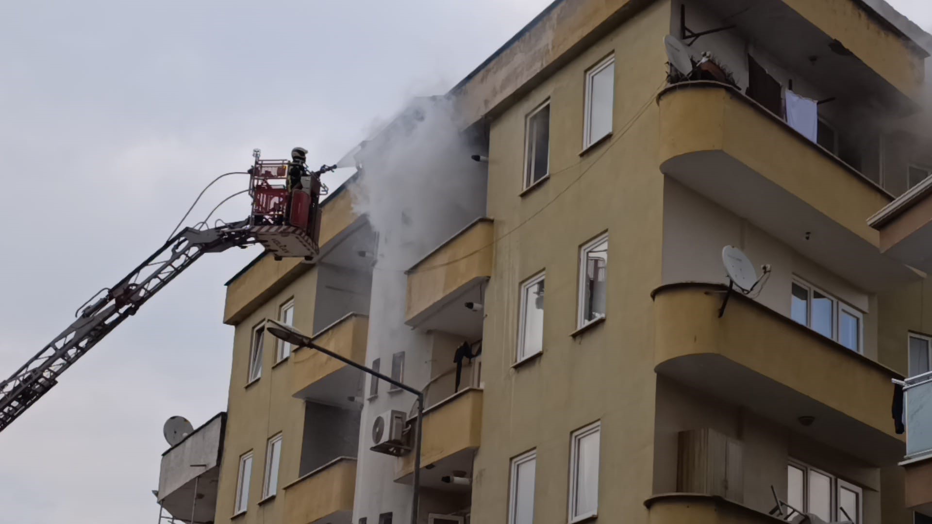 Bursa'da yemek yapılırken çıkan yangın paniğe neden oldu