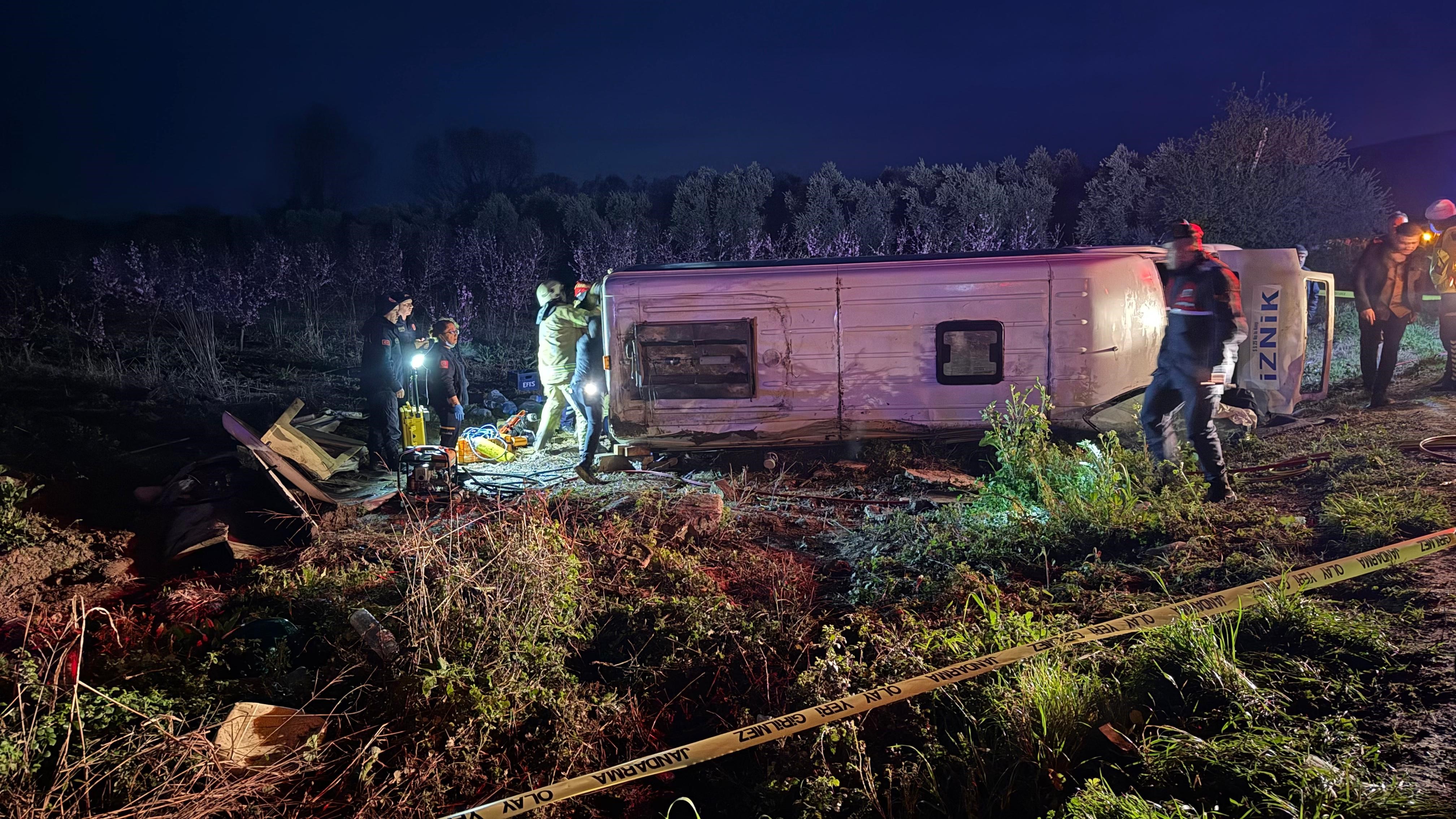 Bursa’da yolcu minibüsü devrildi: 1 ölü, 12 yaralı
