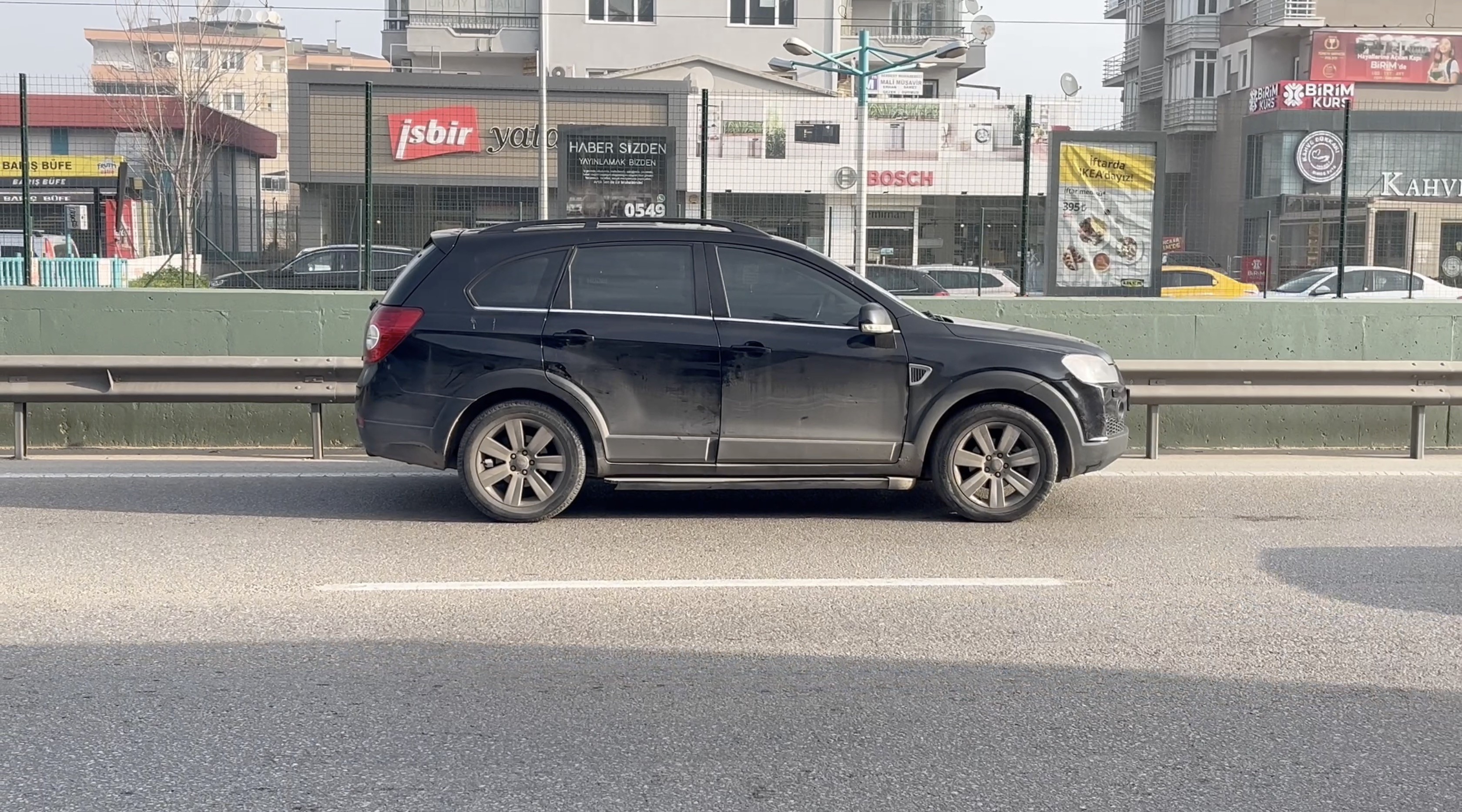 Bursa’da Yolda Bırakılan Boş Cip Sürücüleri Şaşırttı!