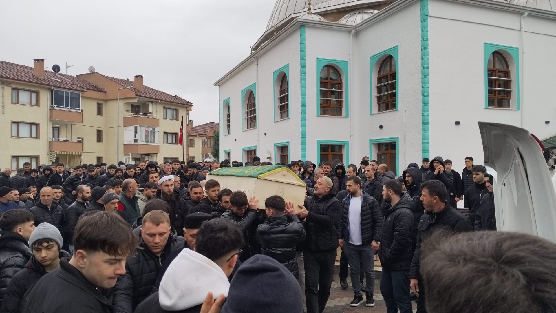 Feci kazada hayatını kaybeden genç son yolculuğuna uğurlandı