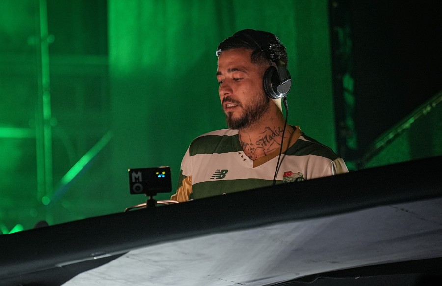 Bursalı DJ Mahmut Orhan konser gelirini depremzedeler için bağışlayacağını açıkladı