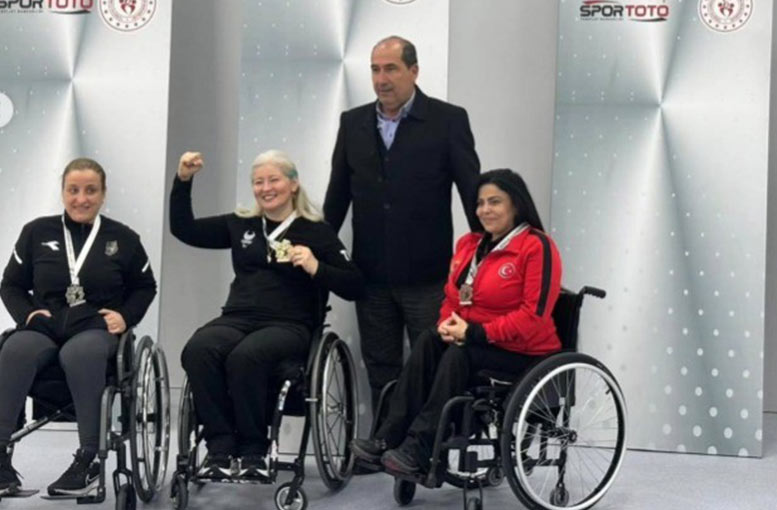 Bursalı milli sporcu altın madalyayla döndü