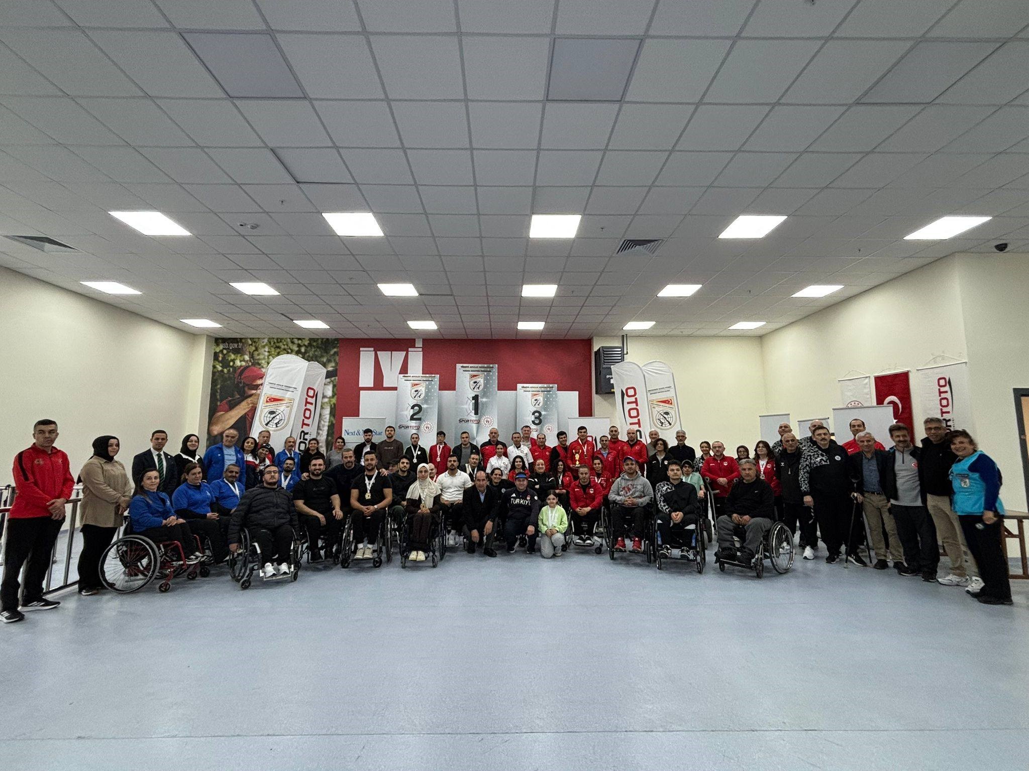 Bursa'nın gururu Aysel Özgan'dan altın madalya