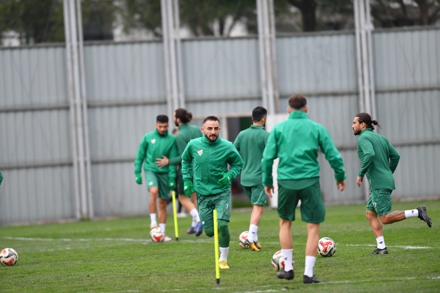 Bursaspor'da Kırklarelispor mesaisi sürüyor
