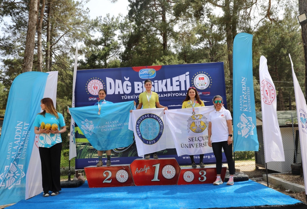 BUÜ’lü Şampiyon Sporculardan Rektör Yılmaz’a Ziyaret