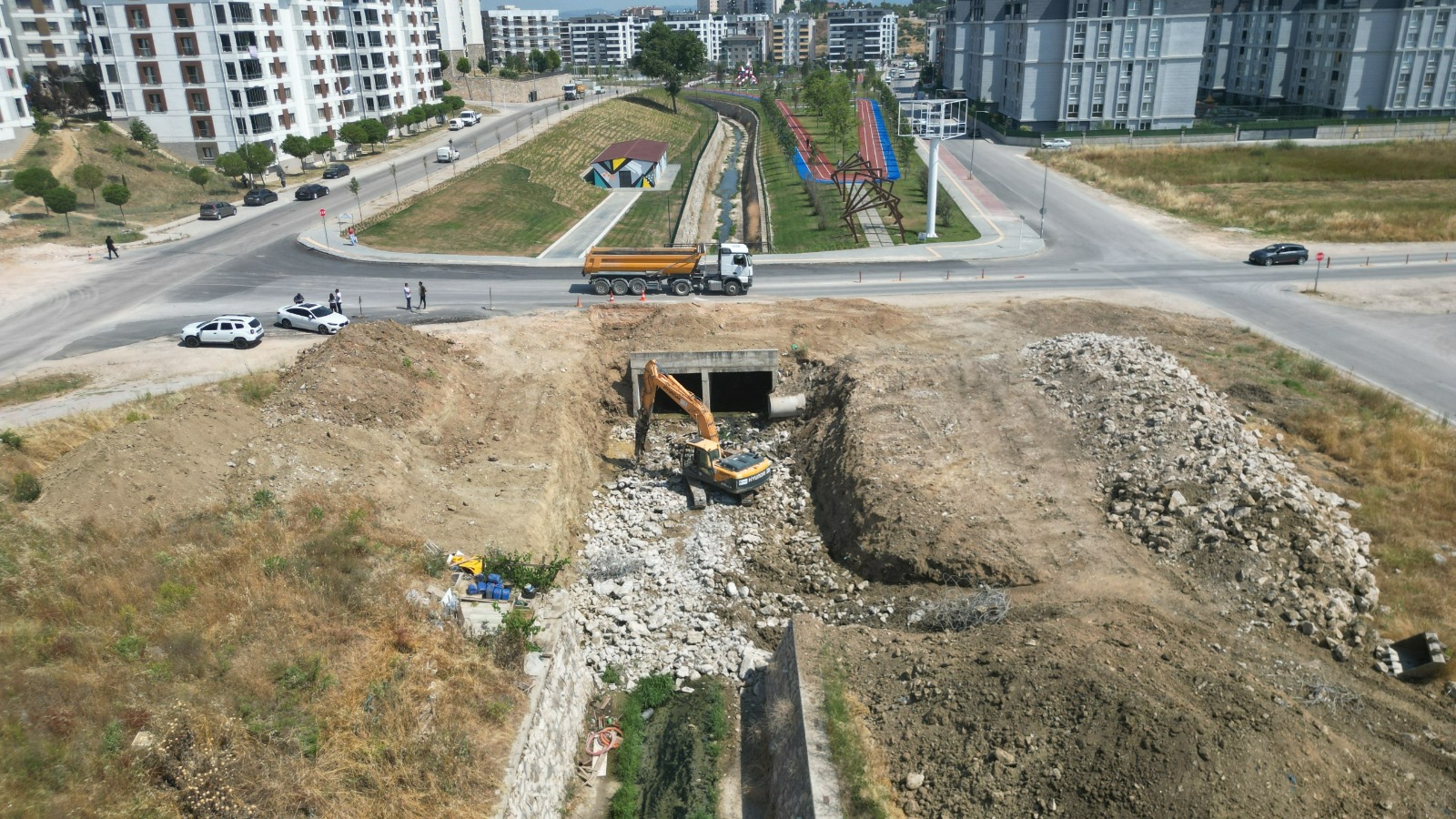 Büyükşehir’den Balkan Mahallesi’nde yoğun mesai