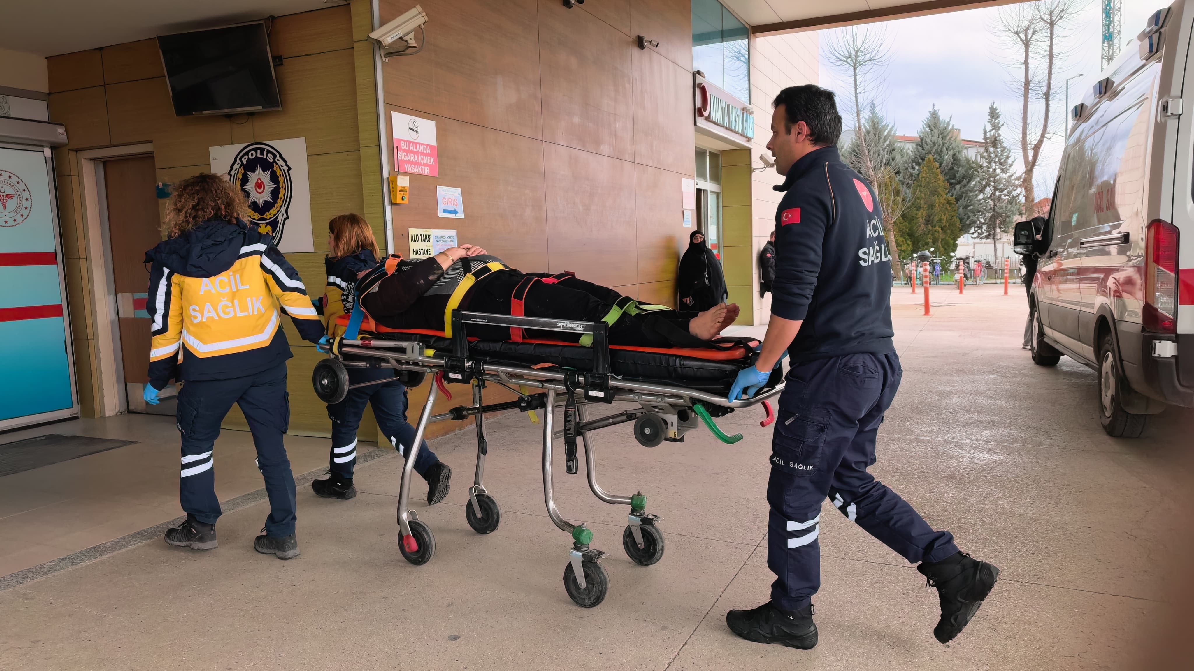 Cam silerken 4 metreden düştü