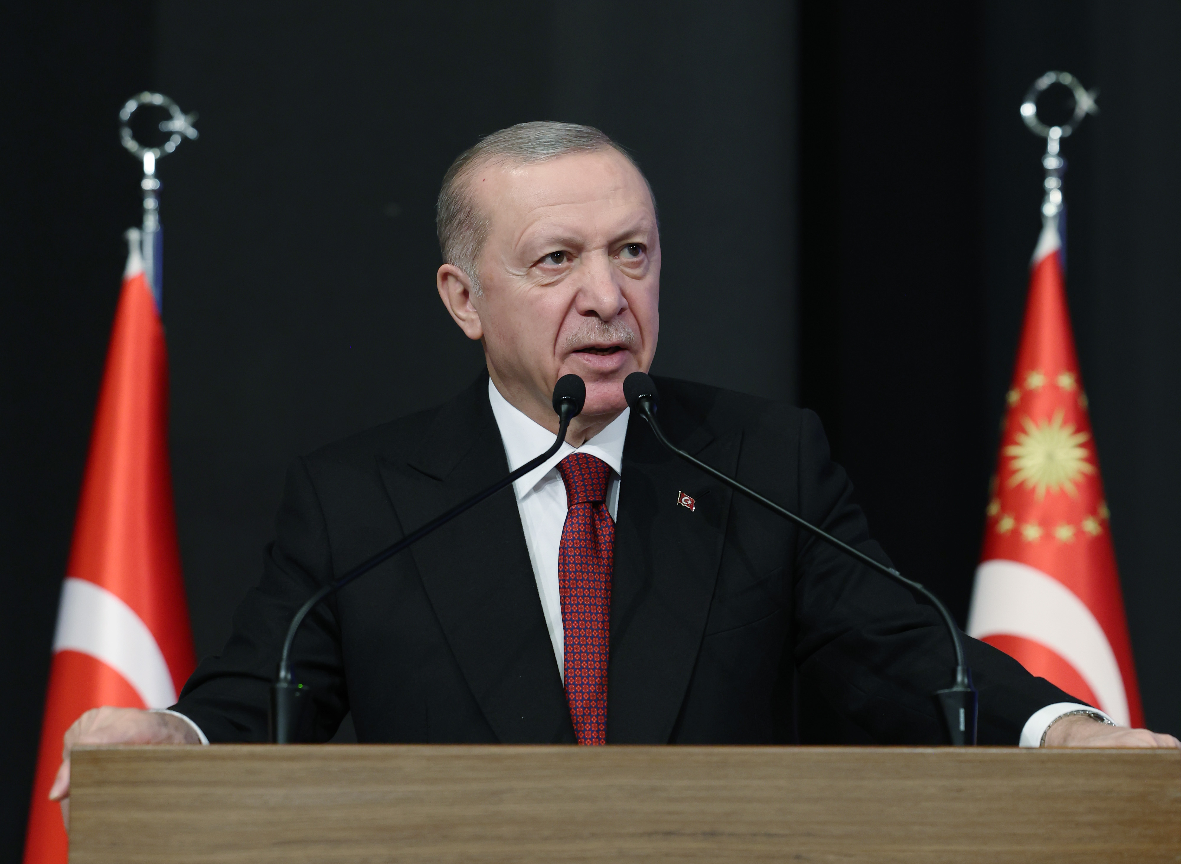 Cumhurbaşkanı Erdoğan: CHP’nin Meclis'in vakarına zarar veren saldırılarını telin ediyorum