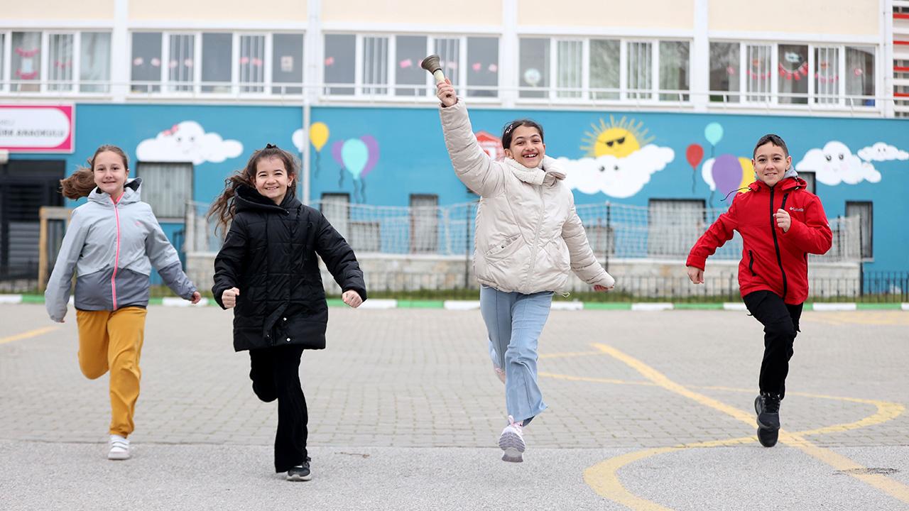 Ders zili yeniden çaldı: Öğrenciler ikinci döneme başladı
