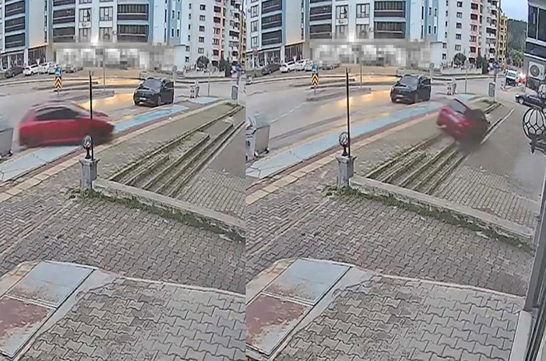 Direksiyon dersinde fren yerine gaza bastı: Otomobil dükkânın önüne uçtu