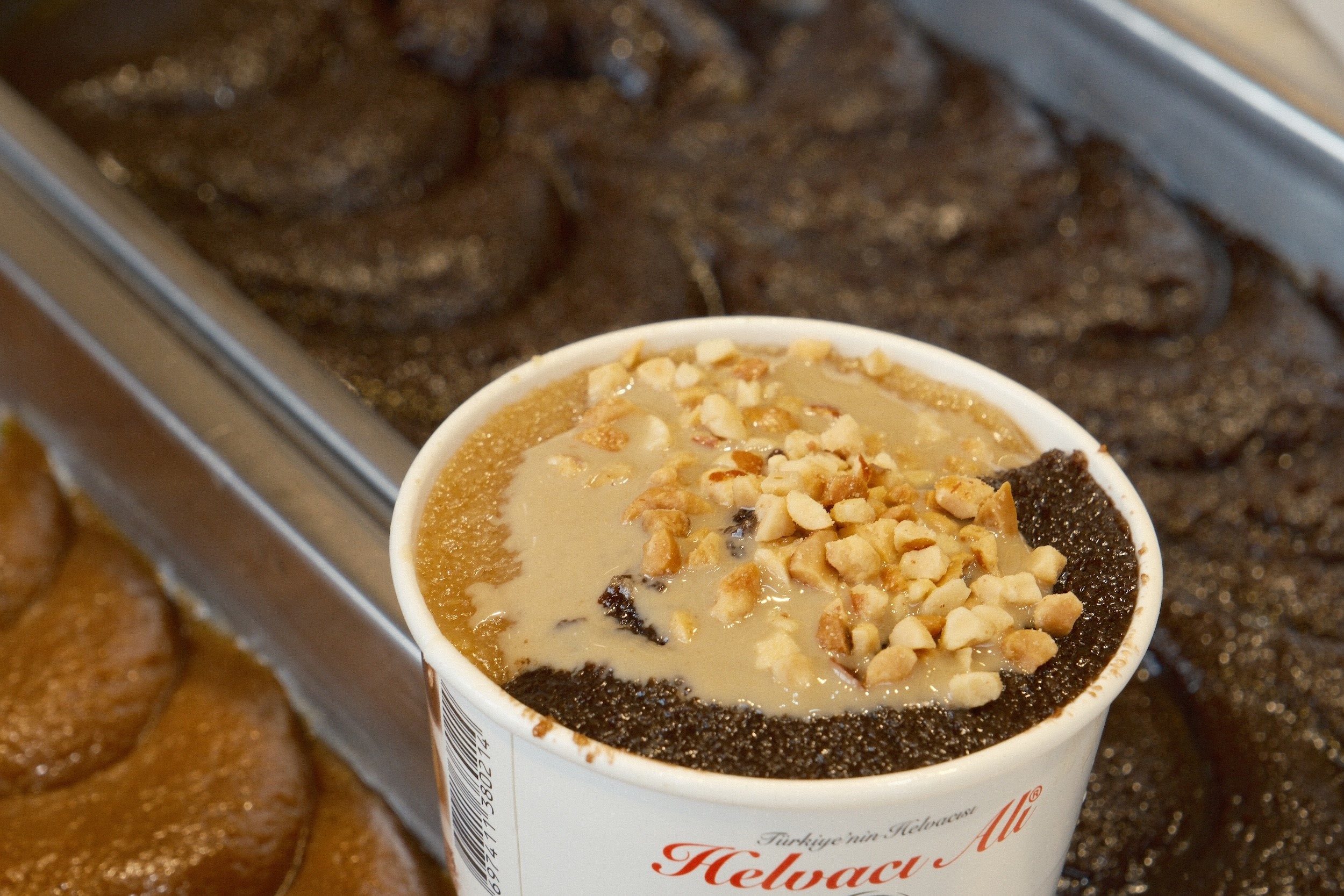 Dondurmalı irmik helvası iftarda hafif tatlı isteyenlerin tercihi olacak