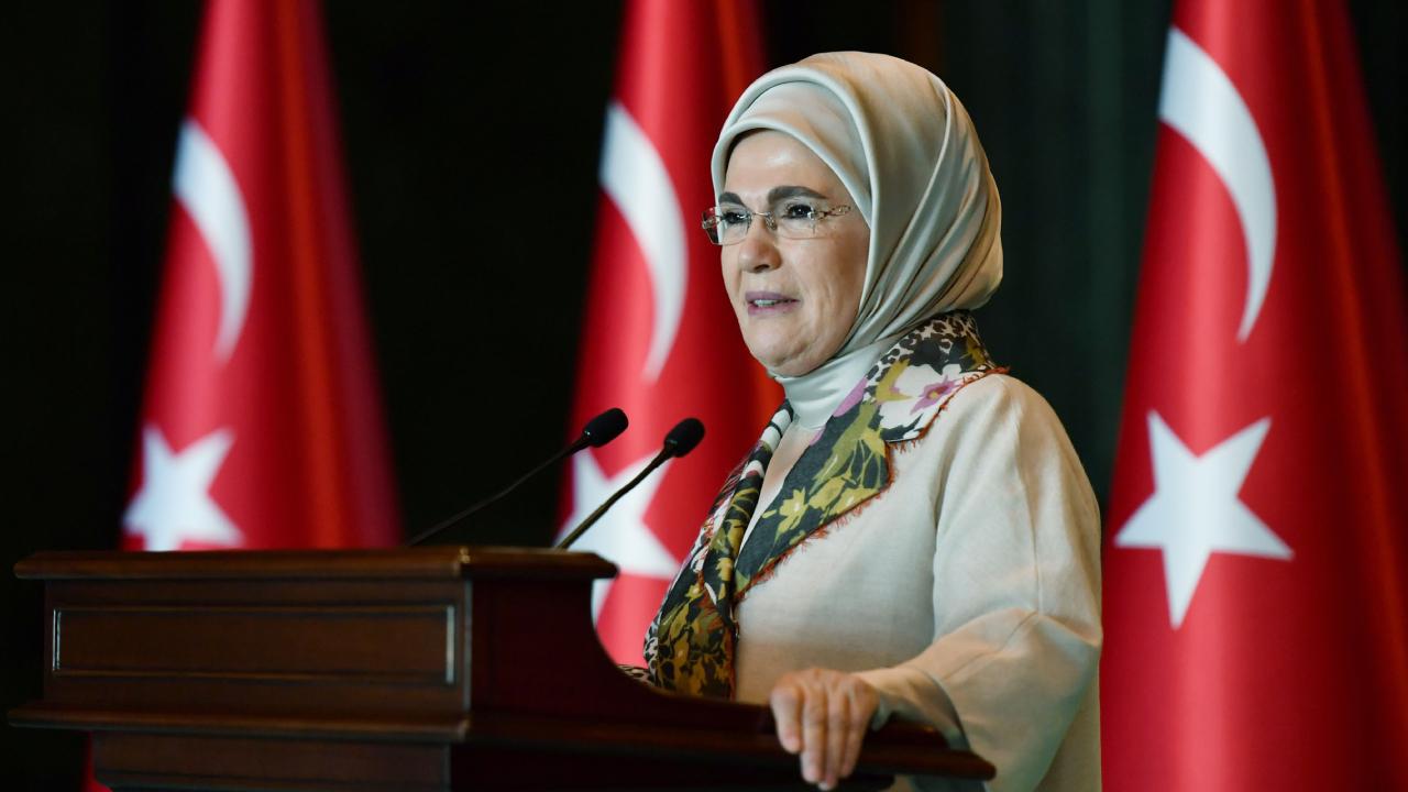 Emine Erdoğan: Hayat, geçmiş ile geleceğin el ele verdiği bir yolculuktur