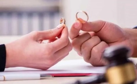 Evli olanlar dikkat! Mesajı ve çağrıları cevaplamamak boşanma sebebi olabilir