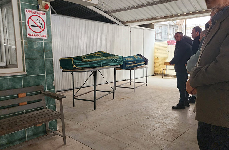 Feci kazada ölen çift gözyaşlarıyla uğurlandı