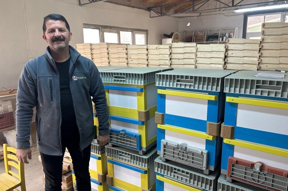 Futbolda rekabet arıcılara yansıdı; renkli kovanlar revaçta!