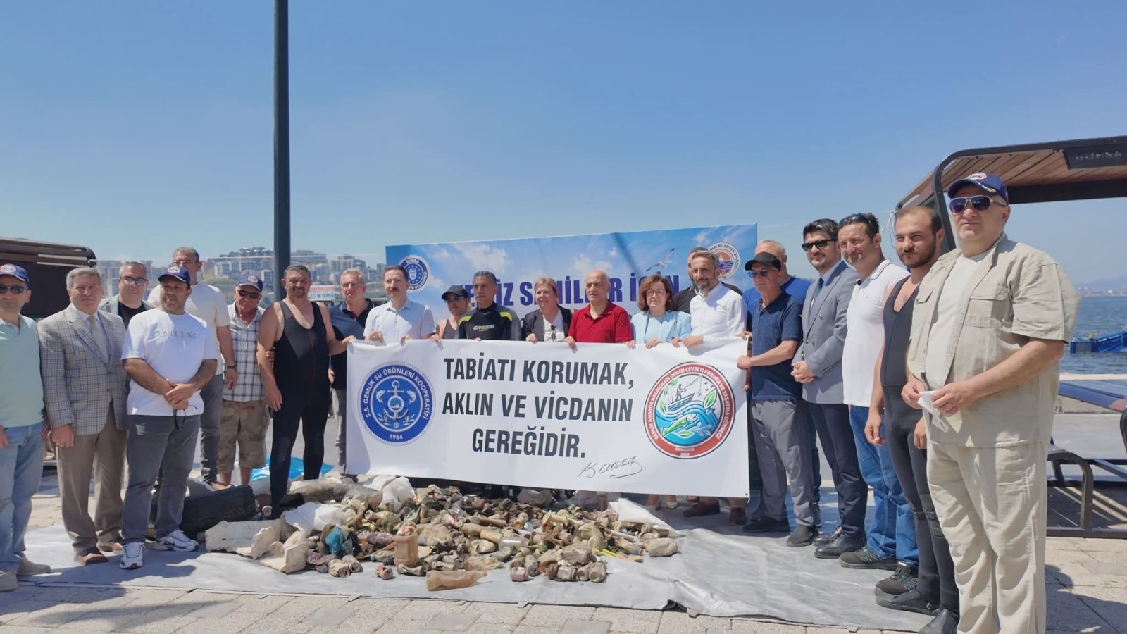 Gemlik’te denizinde dip bucak temizlendi