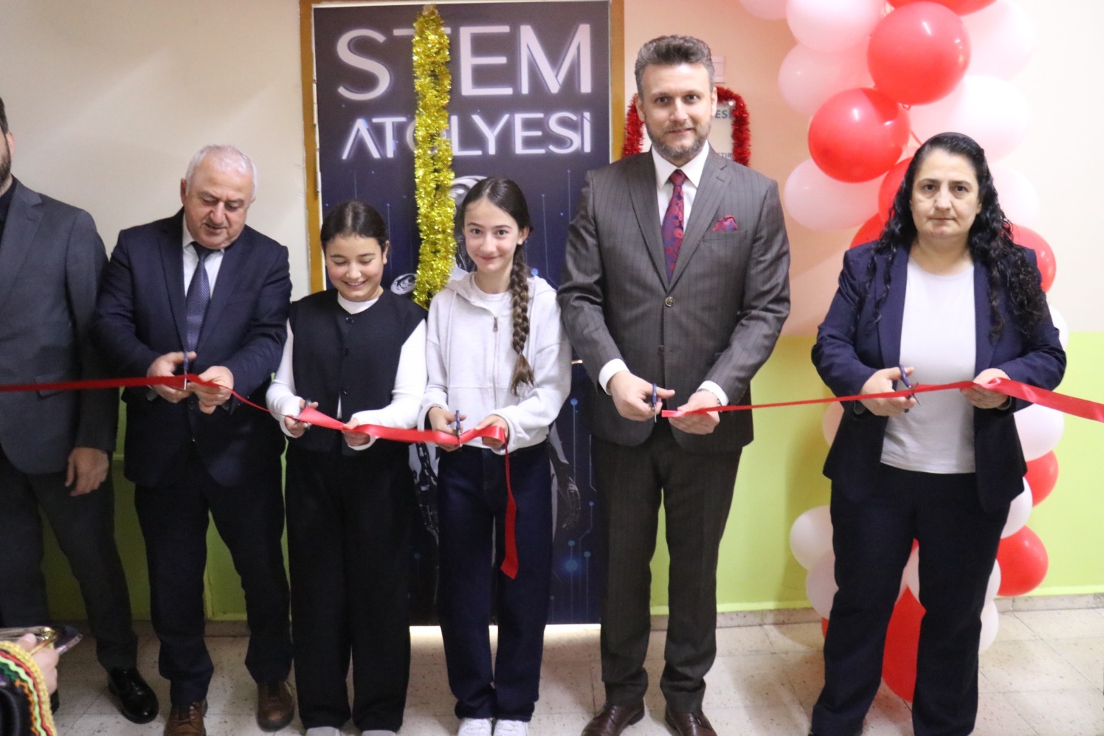 GESİAD’dan Kelesli Çocuklara Teknoloji Desteği