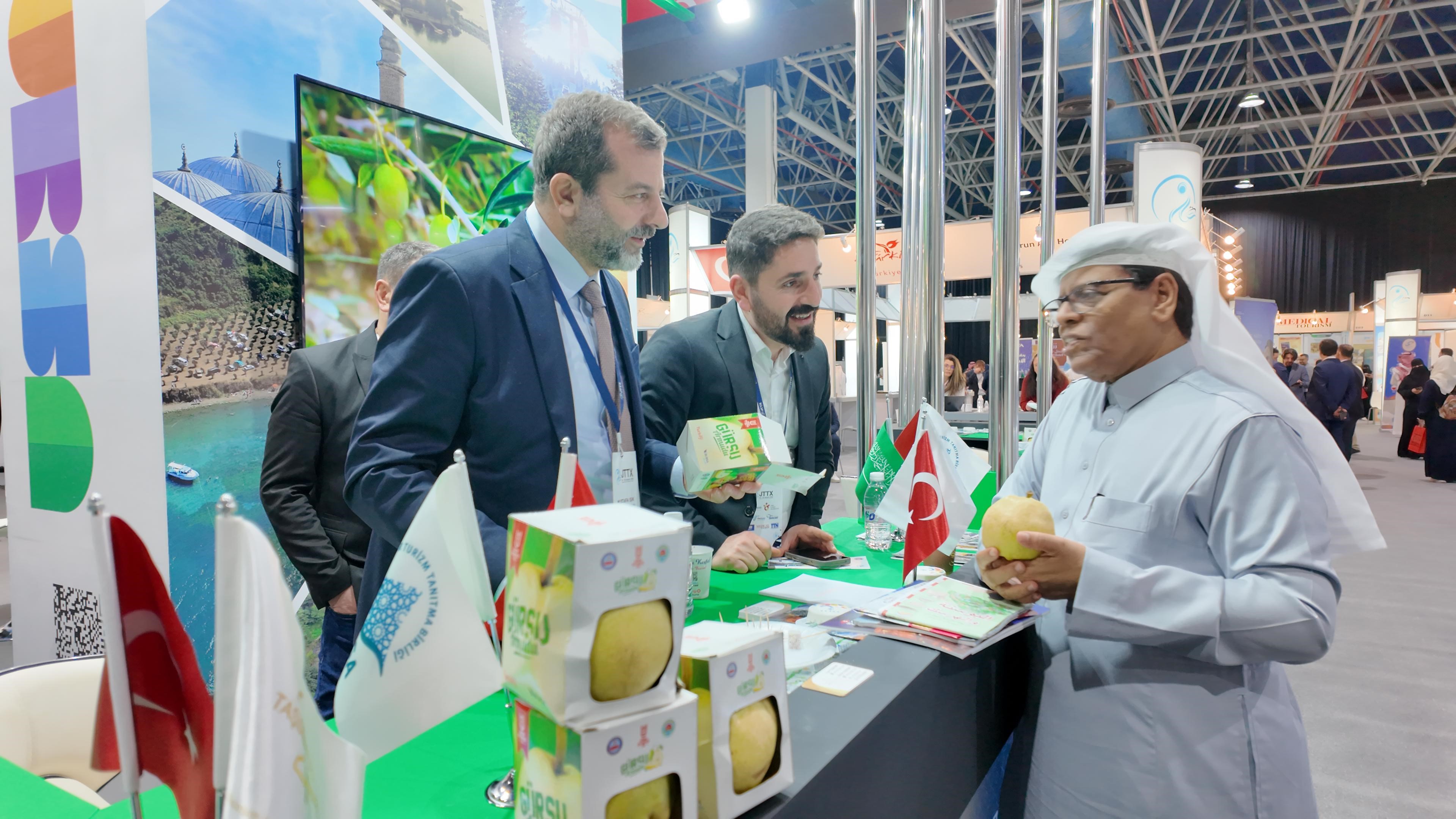 Gürsu armudu Cidde Turizm Fuarı’nda