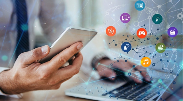 Haftanın 41 saat 37 dakikasını çevrim içi medyada geçiriyoruz